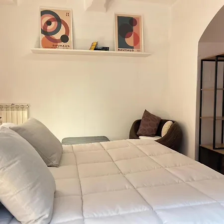 Saint John House * Rome